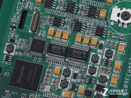 ‘三亿体育’《父子雄兵》首日票房夺冠!父子情喜剧笑点泪点齐飞