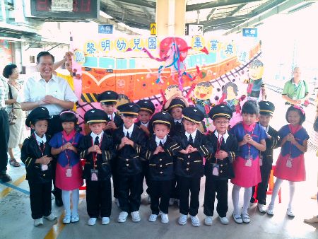 《唐探3》曝主题曲MV,王宝强刘昊然带领千人齐跳超萌“躬喜舞”-三亿体育手机版